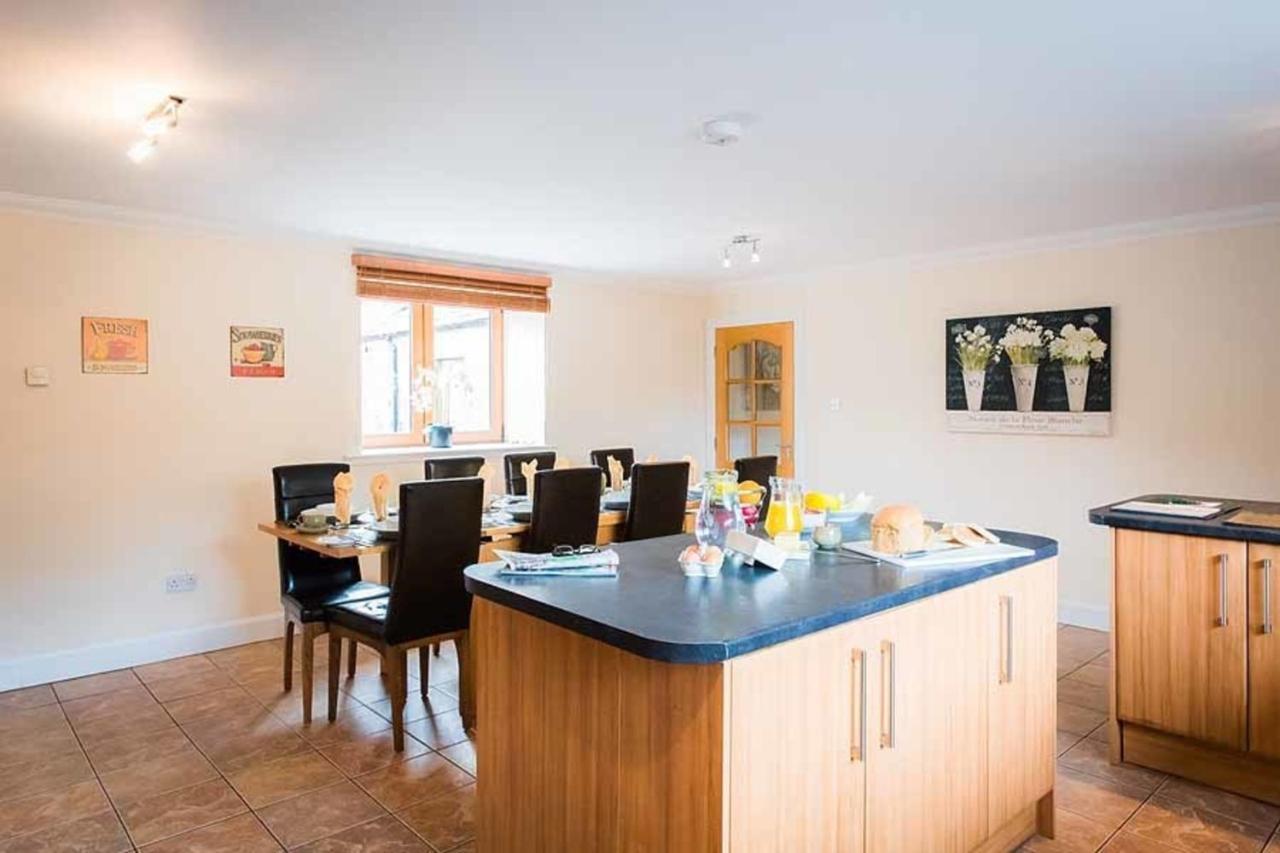 Villa The Granary With Hot Tub Near Perth Perthshire à Forgandenny Extérieur photo
