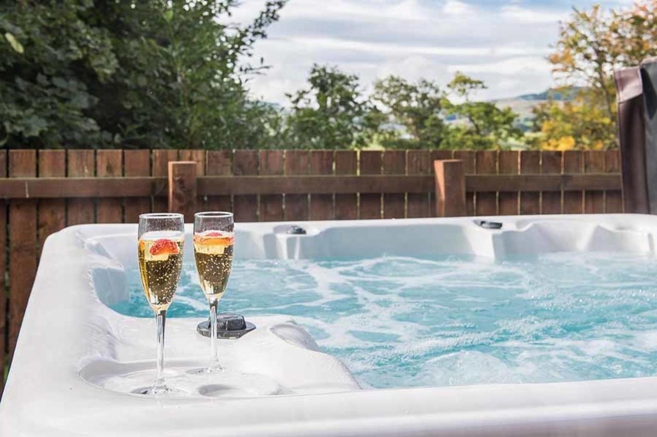 Villa The Granary With Hot Tub Near Perth Perthshire à Forgandenny Extérieur photo